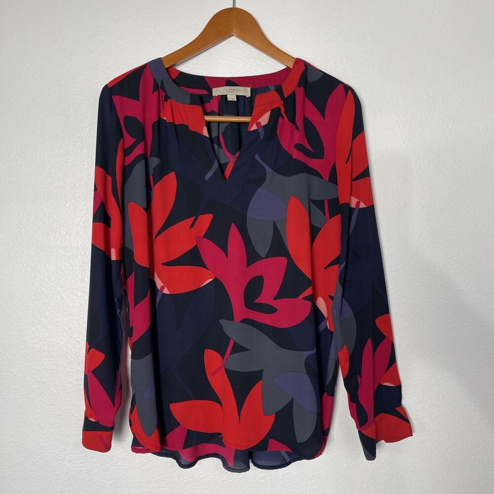 ANN TAYLOR LOFT Blouse Small Pink Red Long Sleeve Flowy V-Neck Floral Top